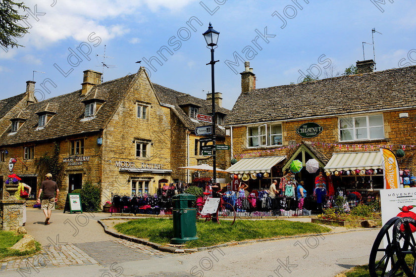 PRFD MG 4297 8 9 tonemapped 
 Keywords: Bourton-on-the-water, Cotswolds, England, English villiage, HDR, HDR, High Dynamic Range, Photomatix Pro, High Dynamic Range, Photomatix Pro, Tourism, Tourists, chocolate box, the Cotswolds